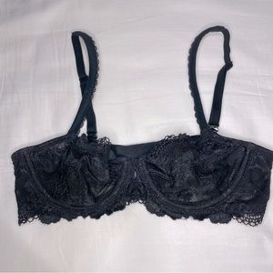 Victoria Secret Body by Victoria unlined underwire black lace bra